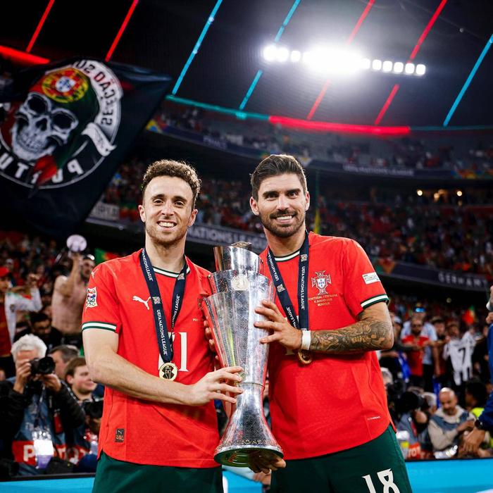 内维斯哽咽致辞若塔：国家队永远是你的家，我们一同踏上赛场