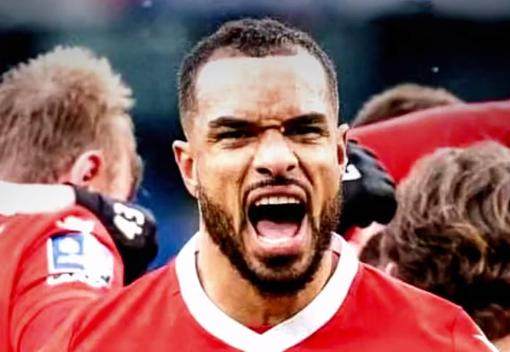 开云在线-升班马连续官宣！前长江外援福布斯加盟青岛海牛