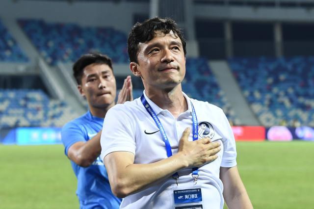 开云下载-主帅谢晖续约+6新援到位 大连人终于熬过最难时刻